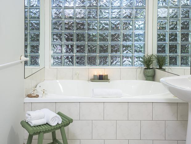 Photo 7 for Romantic Botanica Retreat – A Peaceful Hideaway for Two