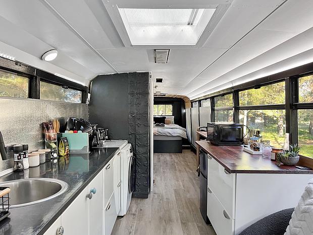 Photo 9 for Bussie McBusFace, converted bus in Little River