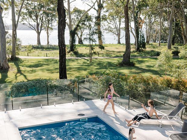 Photo 4 for Lovely Lakeside Luxury