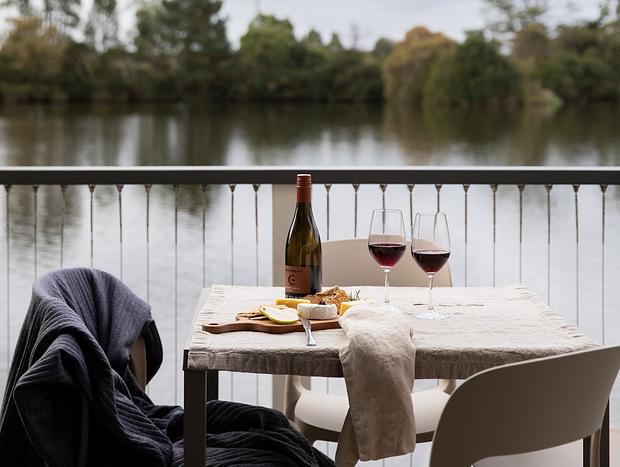 Photo 17 for Lakeside Luxury Villa on a Vineyard