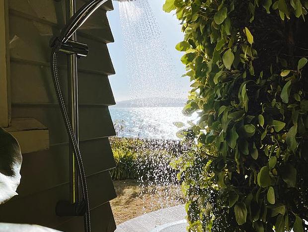 Photo 15 for Wellington Eastbourne Beachfront Cottage
