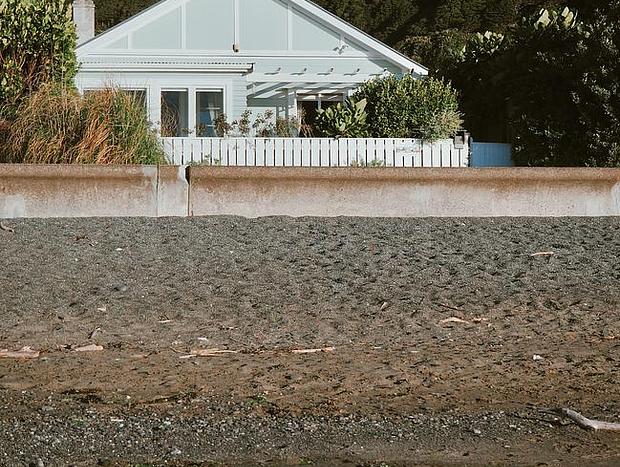 Photo 16 for Wellington Eastbourne Beachfront Cottage