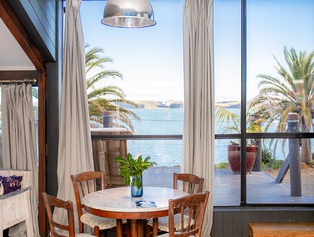 Photo 6 for Beachfront living at The Pad