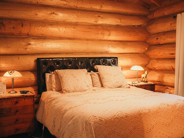 Photo 15 for Autumn getaway in a cosy Log Cabin