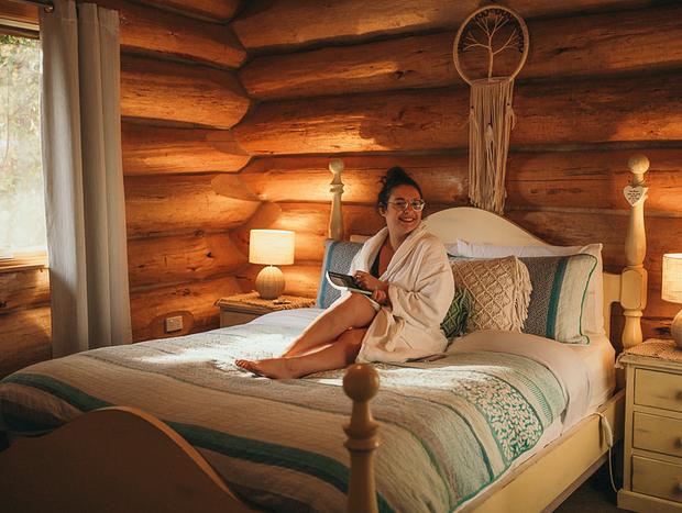 Photo 7 for Autumn getaway in a cosy Log Cabin