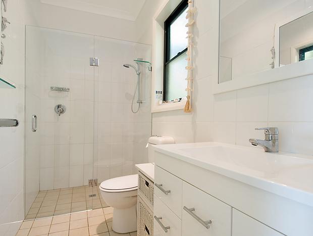 Photo 9 for 'Charming Cottage Retreat' by HolidayCo.