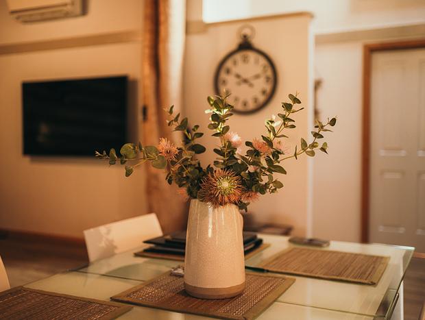 Photo 11 for Autumn getaway in a cosy Log Cabin