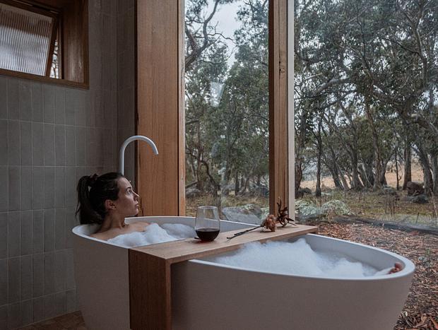 Photo 39 for Snowy Mountains Luxury Cabin Retreat