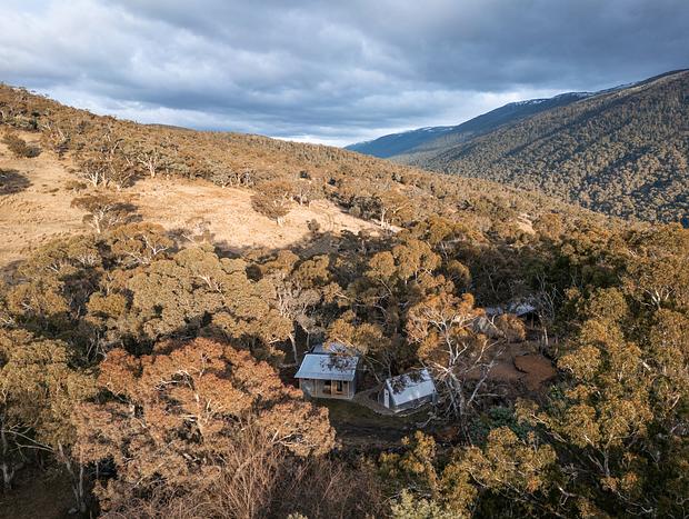 Photo 24 for Snowy Mountains Luxury Cabin Retreat