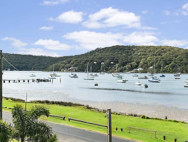 Photo 7 for 'Classic Cottage on the Bay' by HolidayCo.