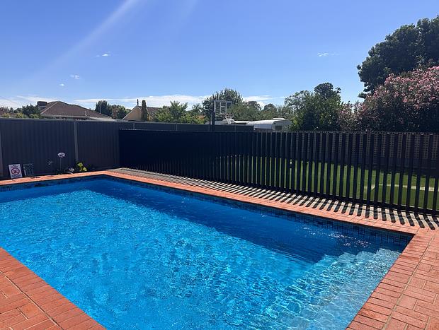 Photo 24 for Large Luxury Pool House ideal for Families & Groups