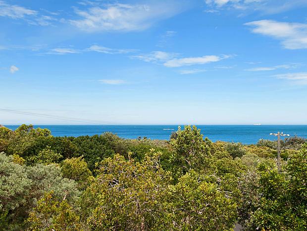 Photo 10 for 'Eucalyptus Beach House' by HolidayCo.