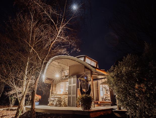 Photo 3 for The Sensational Snowgum Spa Chalet