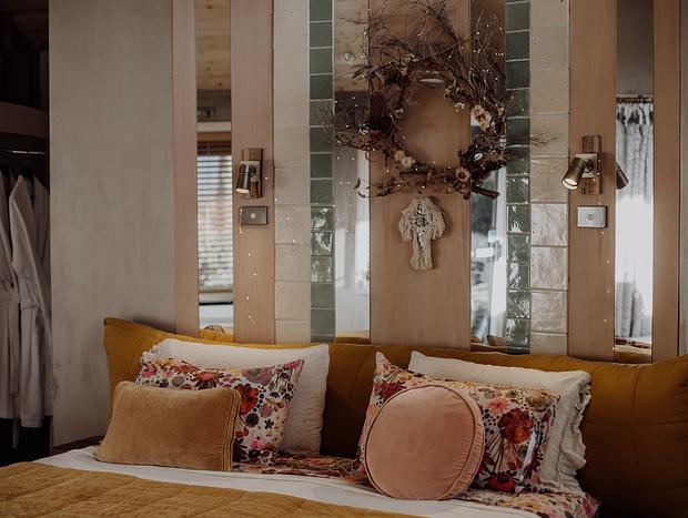 Photo 12 for The Sensational Snowgum Spa Chalet