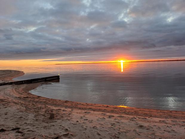 Photo 32 for Holiday House Nestled Between The Beach And The Lake