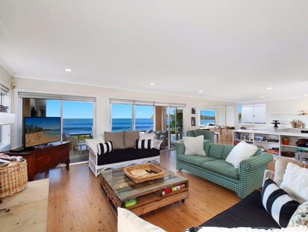 Photo 9 for Absolute Beachfront Beauty
