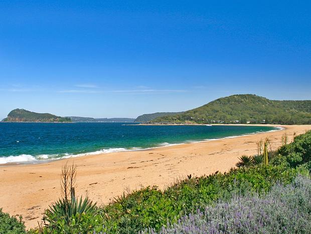 Photo 24 for Absolute Beachfront Beauty