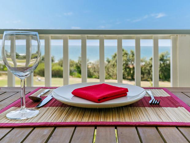 Photo 8 for 'Salty Air Beachside Cottage' by HolidayCo.