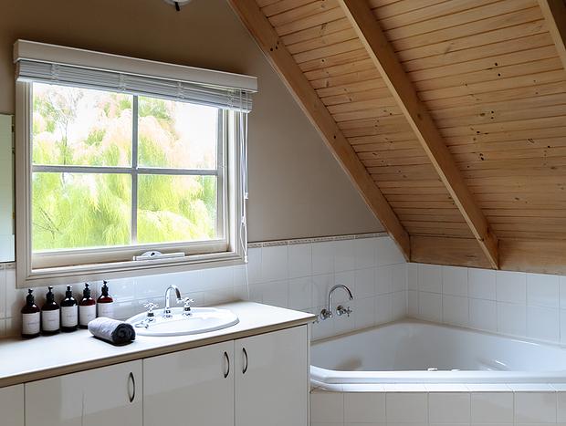 Photo 14 for The Cottage @ Carrajung Estate