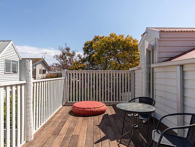 Photo 48 for Surfers Palace Torquay 1 min walk to the beach