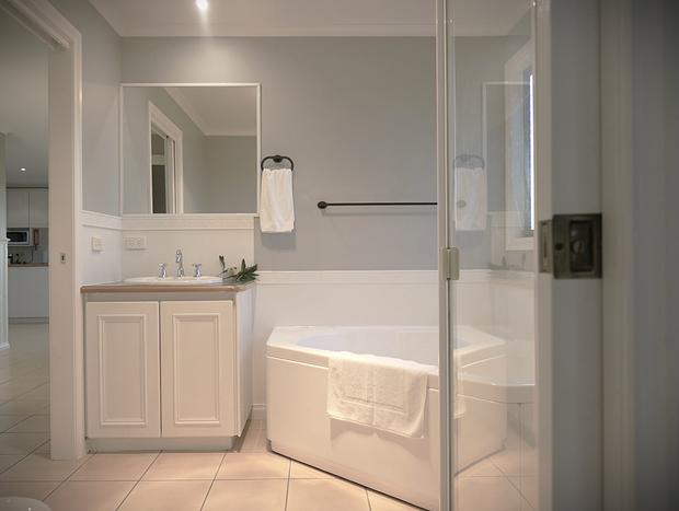 Photo 6 for The Roost - Cottage 2 - Ocean views, country tranquillity