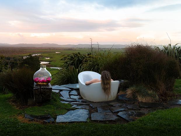 Photo 5 for Outdoor bath bliss