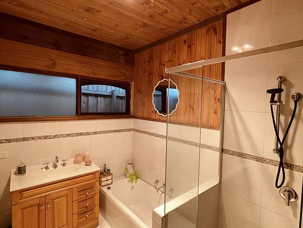 Photo 23 for Bella The Muddy (3bd, 1 bath, boat parking, wifi)