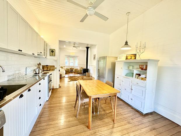 Photo 11 for Hillview Cottage
