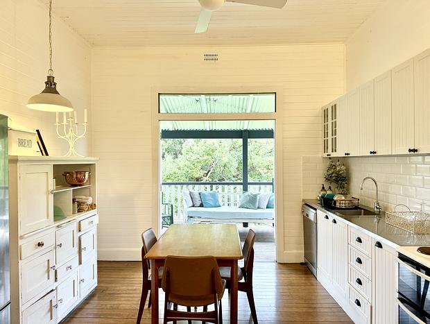 Photo 19 for Hillview Cottage