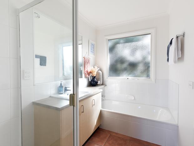 Photo 15 for Barwon Heads Beach House | Close to River & Shops