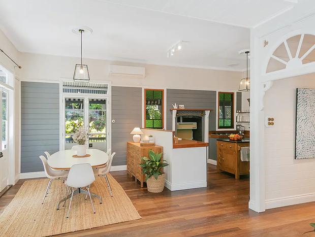Photo 7 for Glenelg Upstairs Residence (1-6 persons)