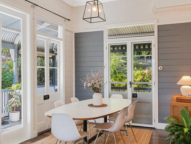 Photo 10 for Glenelg Upstairs Residence (1-6 persons)