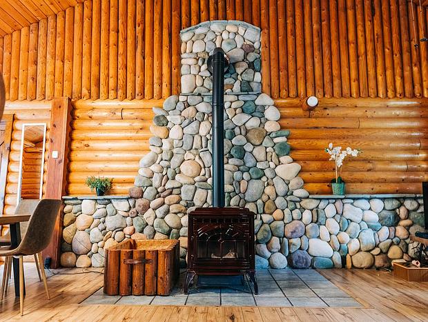 Photo 32 for Beautiful Updated Log Cabin In The Wilderness