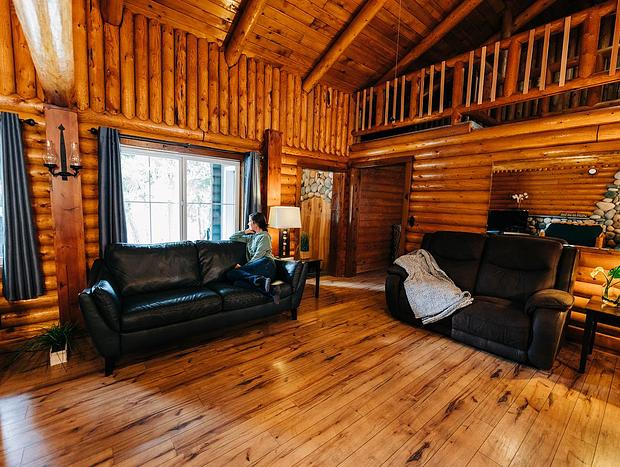 Photo 33 for Beautiful Updated Log Cabin In The Wilderness