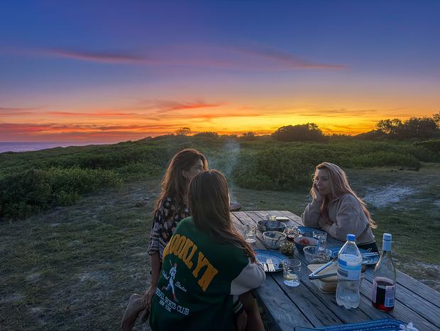 Photo 1 for Sunset beachside dinner