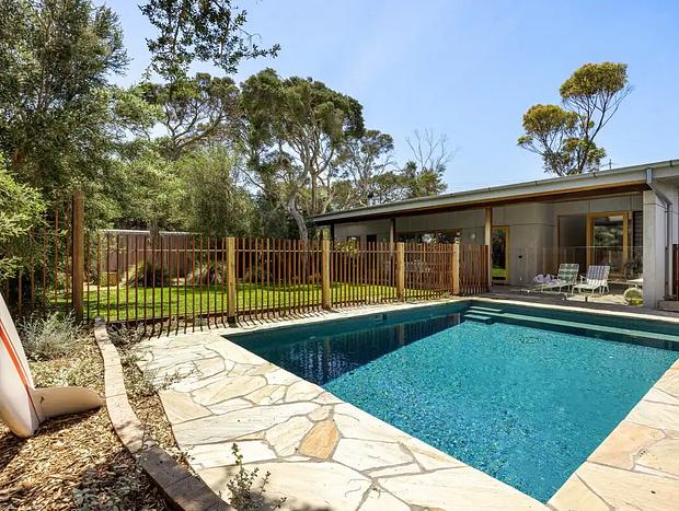 Photo 11 for Ivy Tyrone - Gas heated Pool - Stunning Renovation