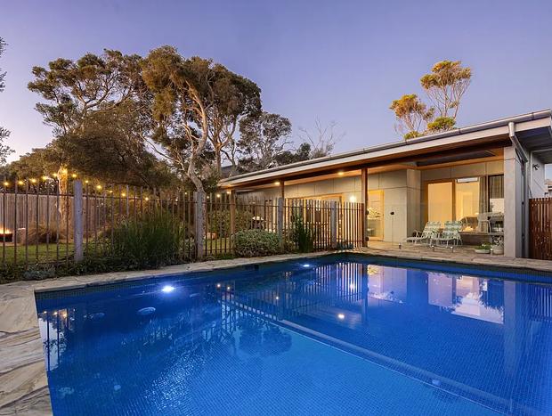Photo 35 for Ivy Tyrone - Gas heated Pool - Stunning Renovation