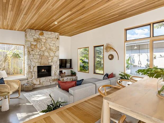 Photo 8 for Ivy Tyrone - Gas heated Pool - Stunning Renovation