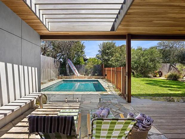 Photo 40 for Ivy Tyrone - Gas heated Pool - Stunning Renovation
