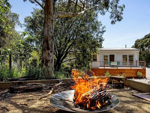 Photo 22 for Moonah Tree House - Rye Back Beach retreat w/ Spa