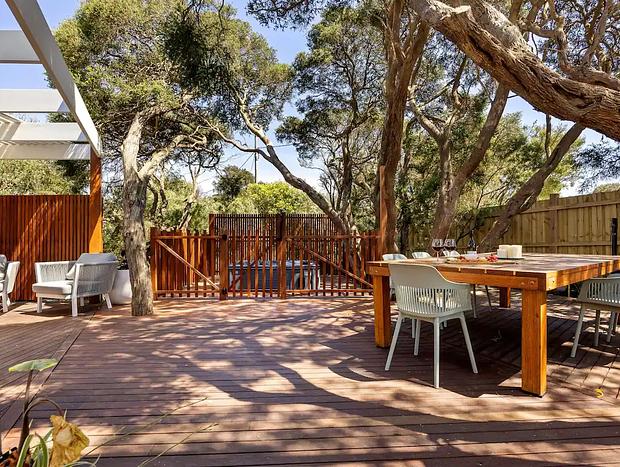 Photo 6 for Moonah Tree House - Rye Back Beach retreat w/ Spa