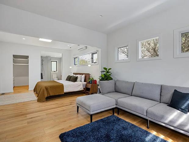 Photo 8 for Moonah Tree House - Rye Back Beach retreat w/ Spa
