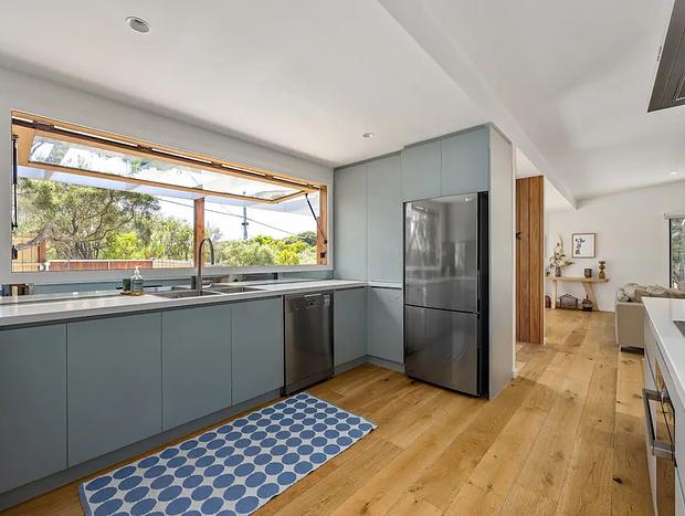 Photo 11 for Moonah Tree House - Rye Back Beach retreat w/ Spa