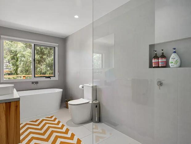 Photo 16 for Moonah Tree House - Rye Back Beach retreat w/ Spa