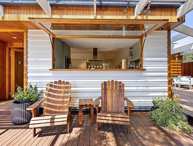 Photo 18 for Moonah Tree House - Rye Back Beach retreat w/ Spa