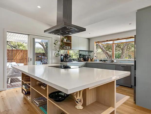 Photo 7 for Moonah Tree House - Rye Back Beach retreat w/ Spa