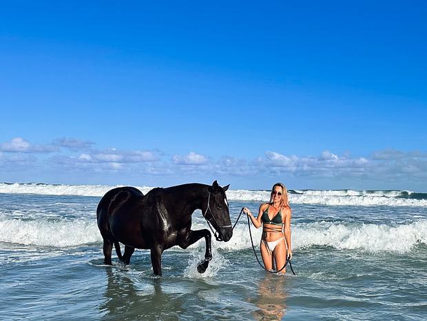 Photo 4 for You can lead a horse to water...