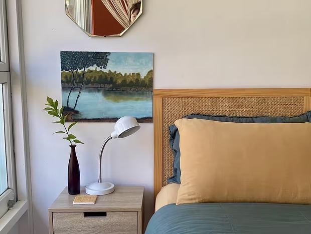Photo 6 for Lakeside Retro Cottage For Couples