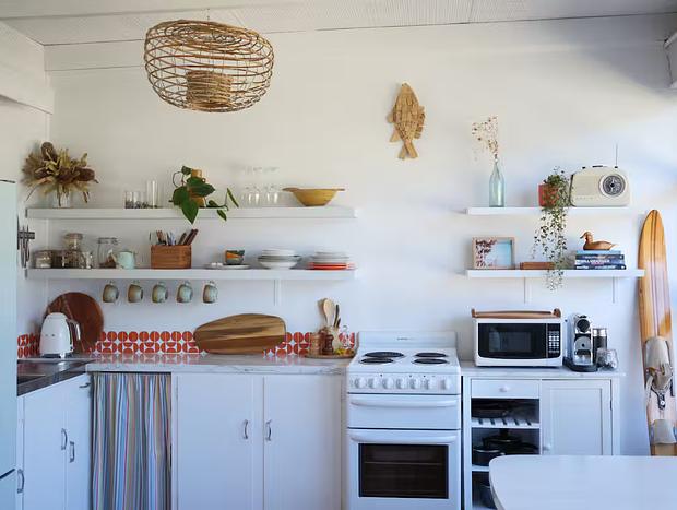 Photo 4 for Lakeside Retro Cottage For Couples