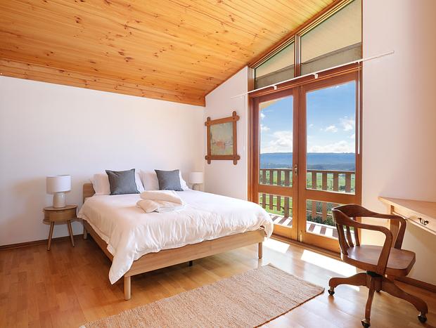 Photo 10 for Mountain Top Chalet with 360 Views